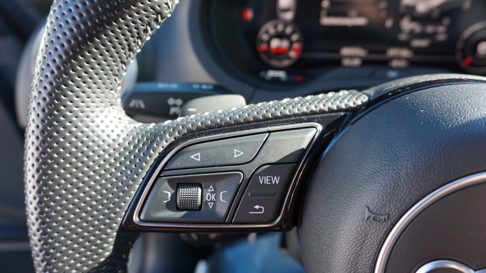 Fahrzeugabbildung Audi S3 Lim. 2.0 TFSI quattro Navi Kamera B&O Pano