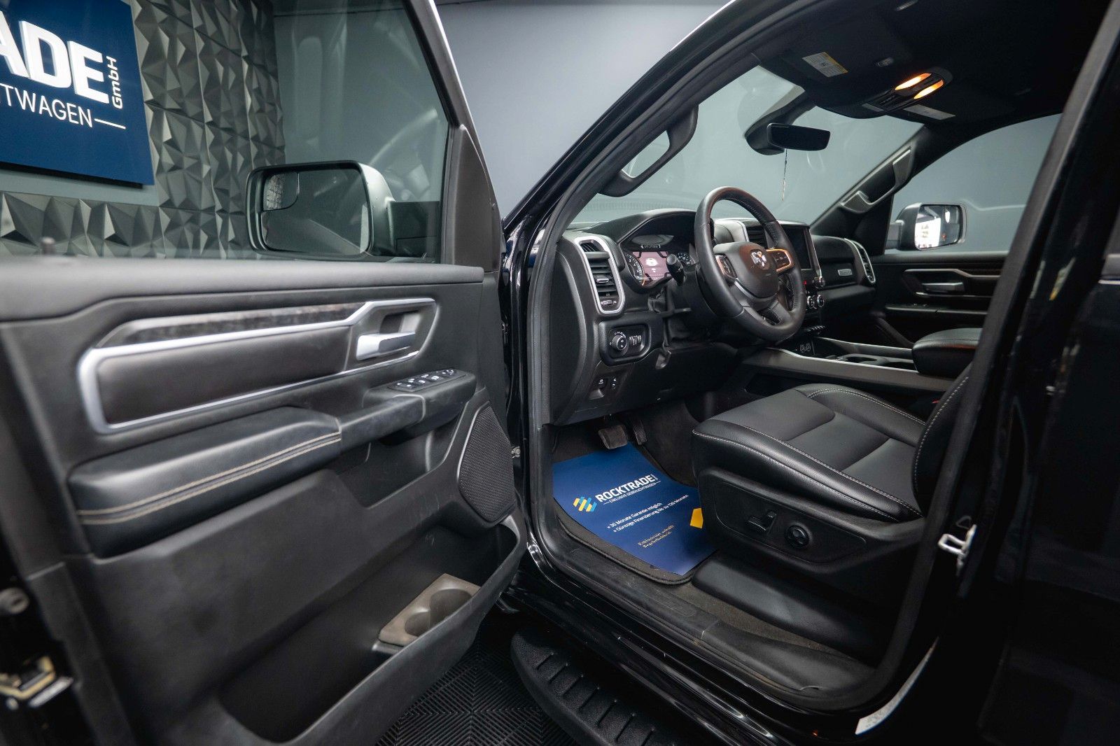 Fahrzeugabbildung Dodge RAM 5.7 V8 HEMI 4x4 OFFROAD BLACK EDITION 19%