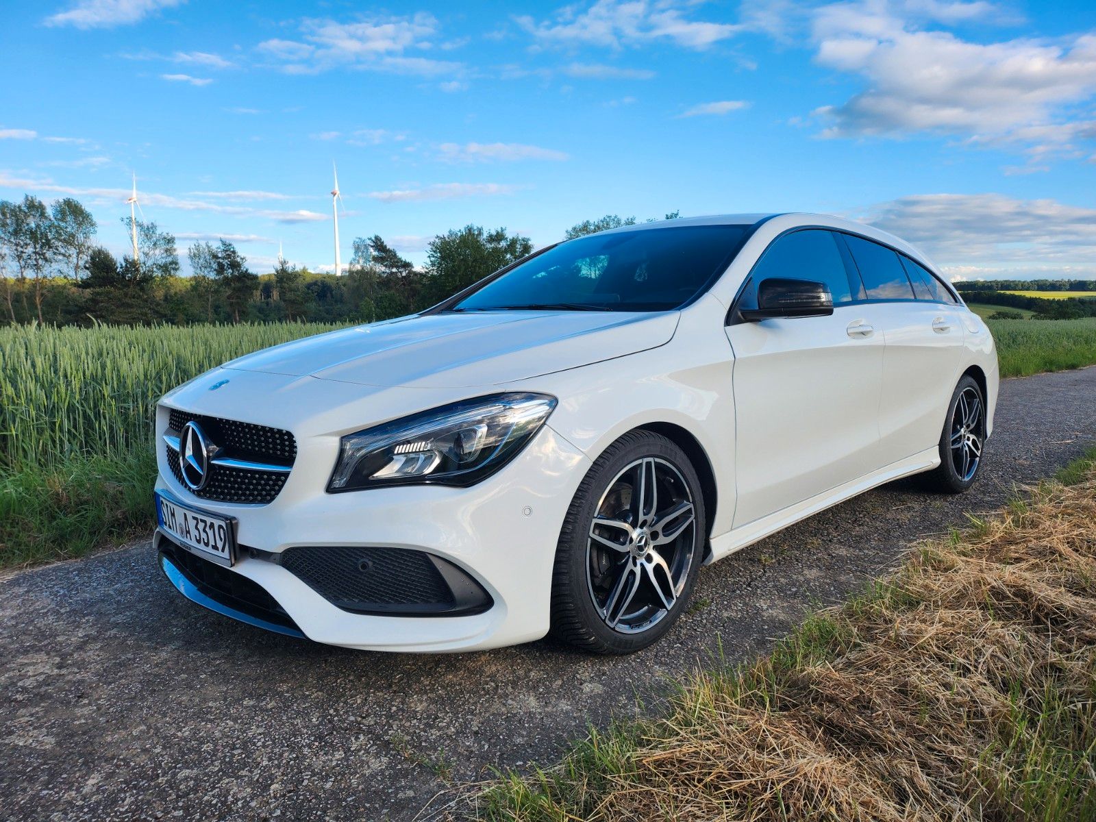 MERCEDES-BENZ CLA 180 Shooting Brake -