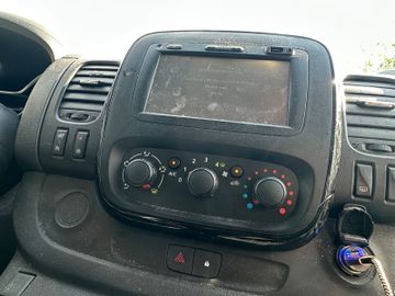 Opel Vivaro - 11