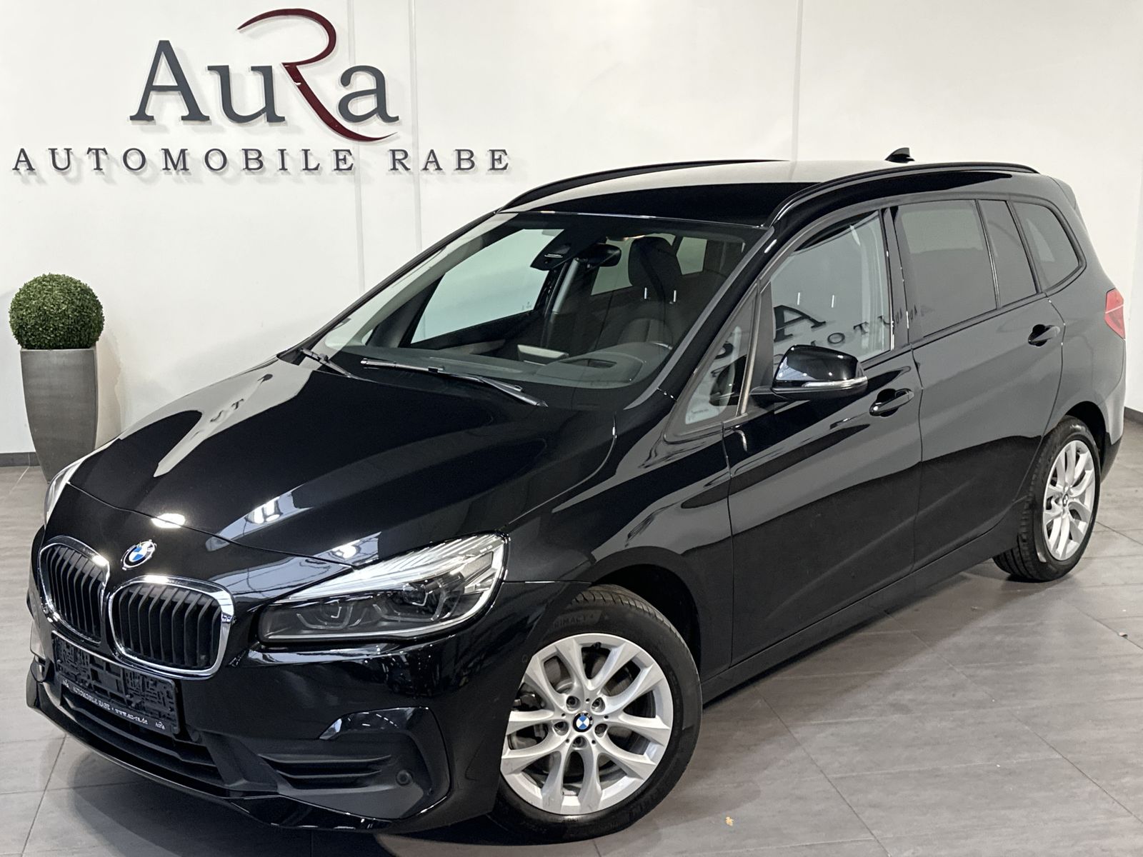 Fahrzeugabbildung BMW 218d Gran Tourer Advantage Aut. NAV+LED+AHK+KAM