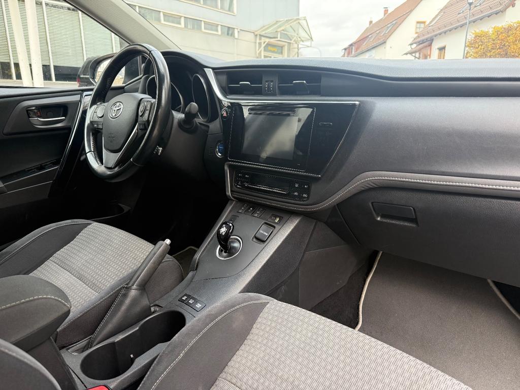 Toyota Auris Touring Sports