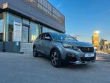 Peugeot 3008 PureTech Turbo 130 S&S EAT8 Active - silberne Peugeot 3008