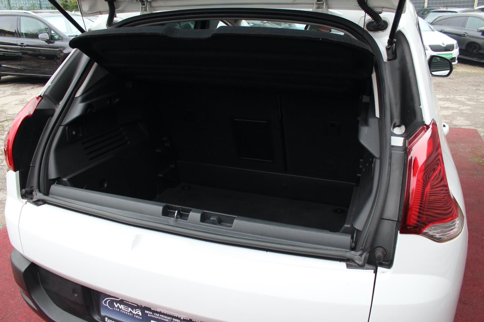 Peugeot 3008 ACTIVE AUTOMATIK KLIMA PANORAMA PDC