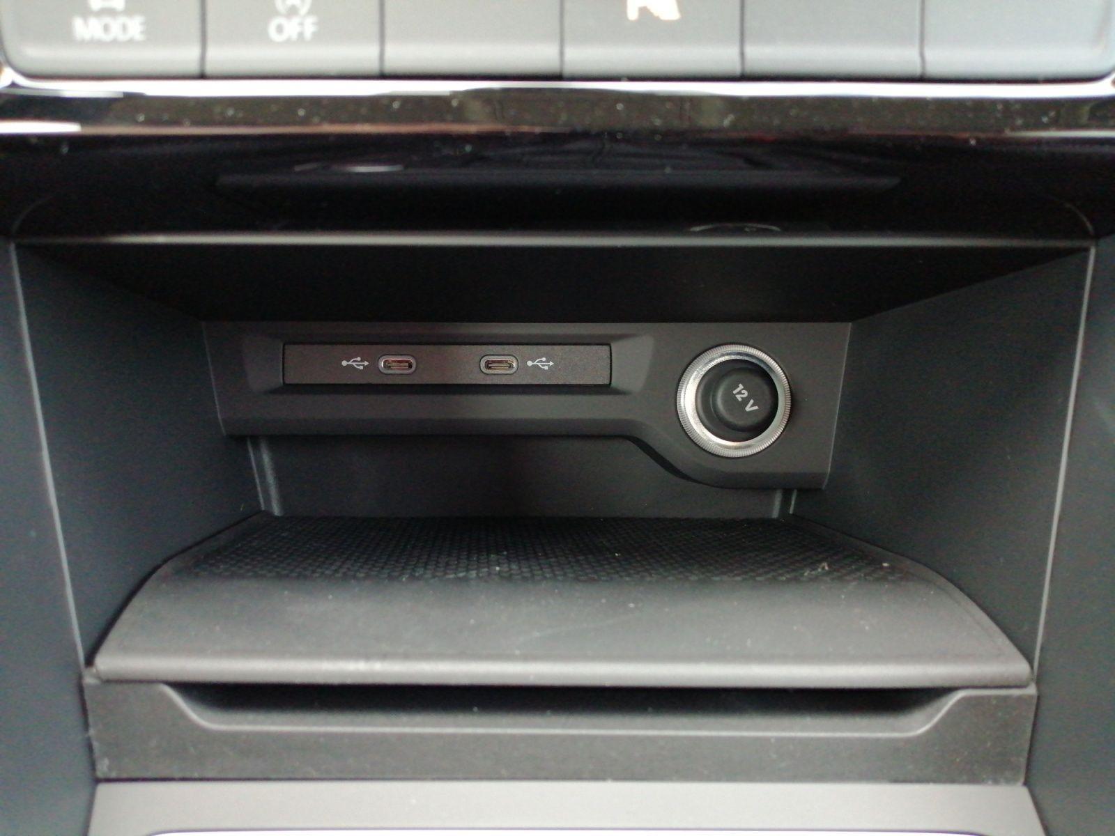 Volkswagen Touran Energy 1.5TSI DSG / 7-Sitze, CarPlay, ACC