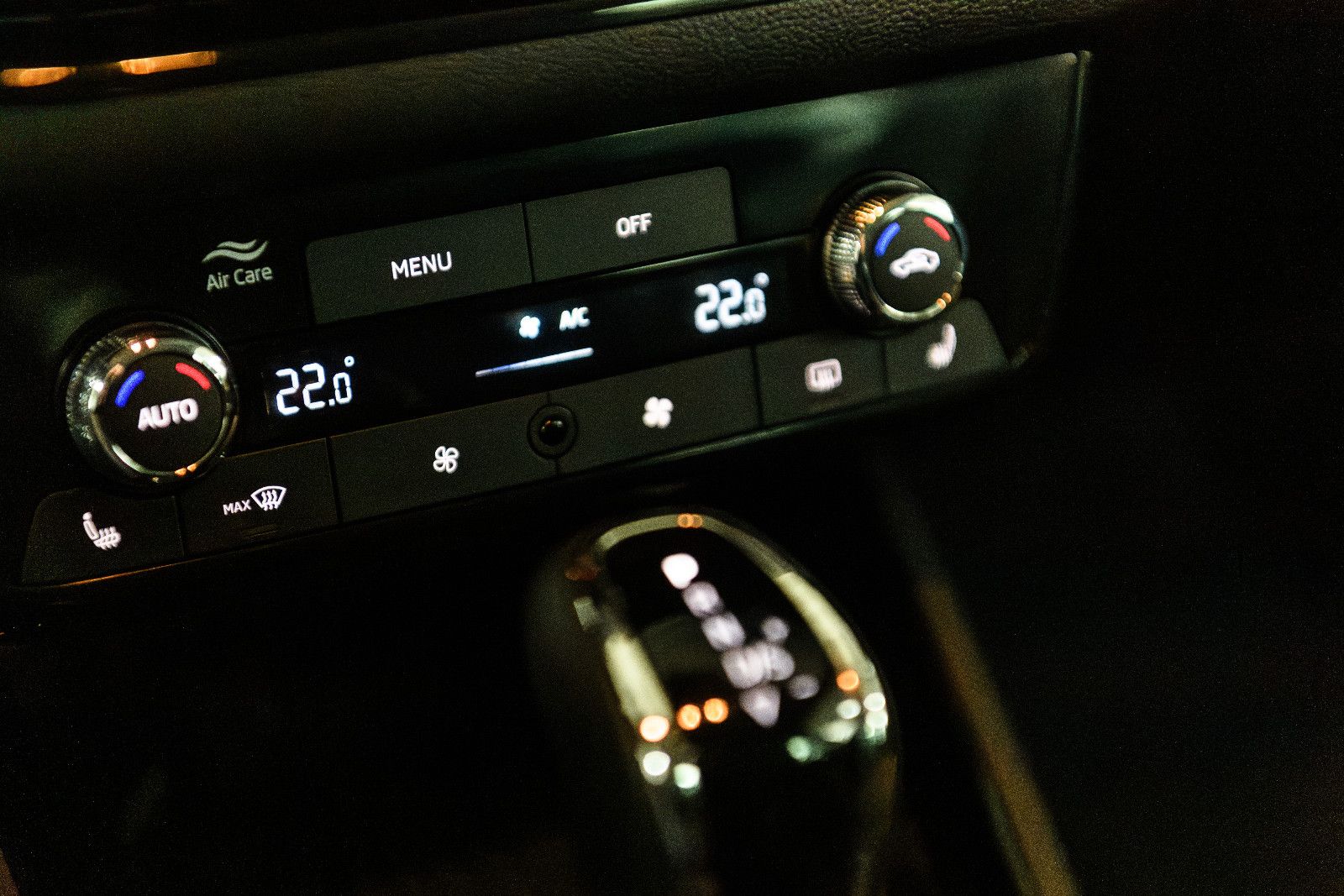 Fahrzeugabbildung SKODA Kamiq TSI Selection +RFK +SZH +LED +AHK