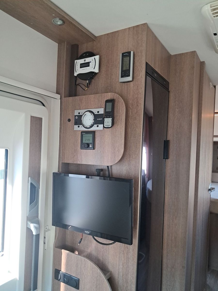 Fahrzeugabbildung Glücksmobil T 6757 Dachklima, Rückfahrkamera, Markise, TV