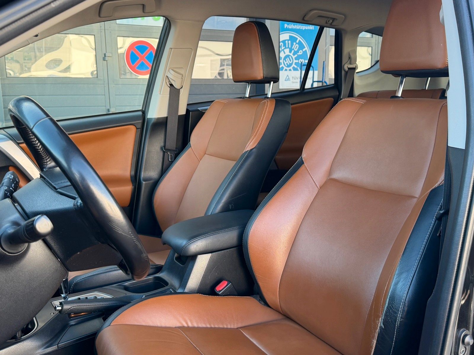 Fahrzeugabbildung Toyota RAV 4 2.5 Hybrid Executive 4x4 *Nav*AHK*LED*RFK*