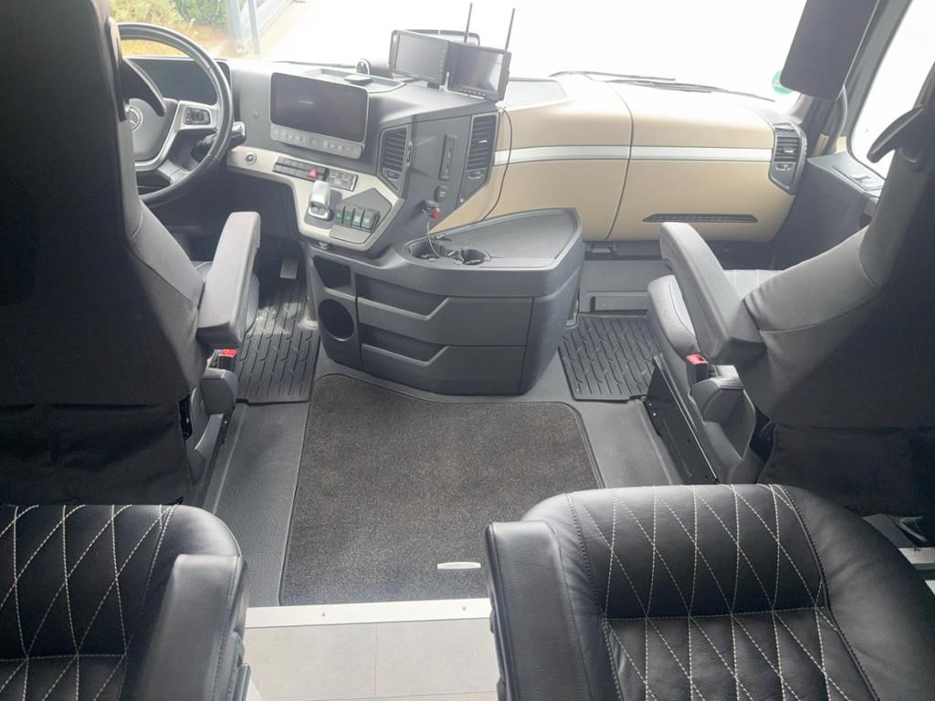 Fahrzeugabbildung Mercedes-Benz Actros 2553 L 6x2 6-Pferde Pop-Up Pop-Out