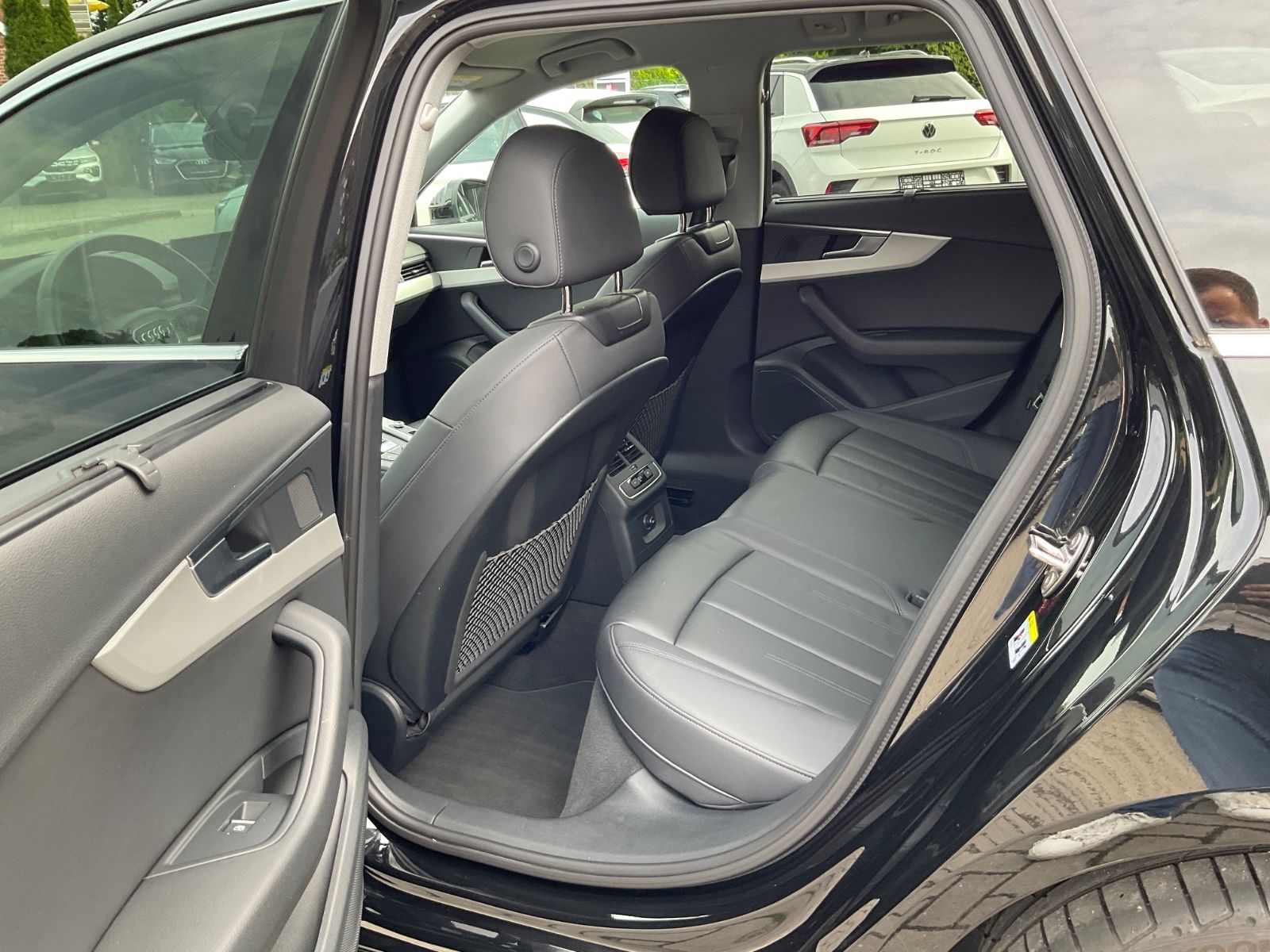 Fahrzeugabbildung Audi A4 35 TFSI S tronic Avant,CarPlay,ACC,Kamera