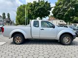Nissan Navara Pickup 2,5 dCI King Cab XE 4X4*AHK* - Nissan Navara aus 2006