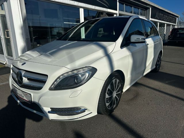 Mercedes-Benz B 180 ,Navi, Xenon, Bluet,Sitzhzg,AHK,Scheckheft