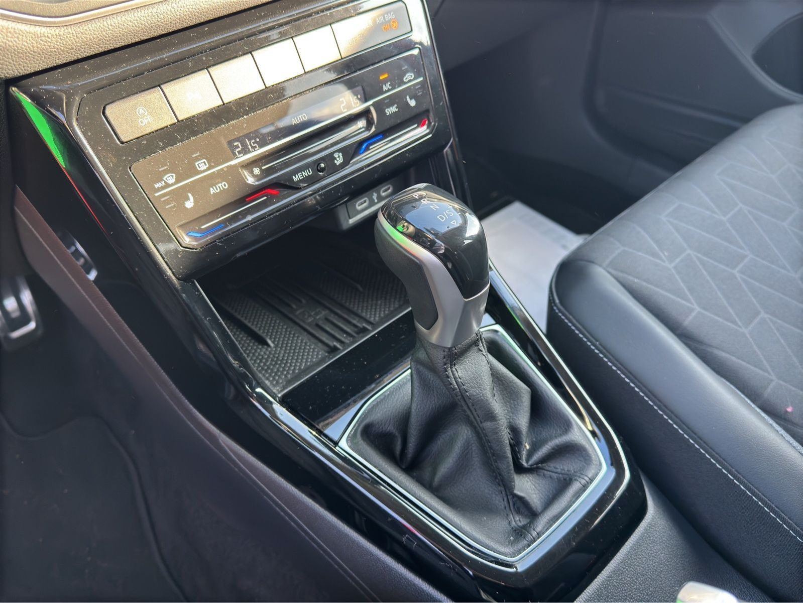 Volkswagen T-Cross - Bild 11