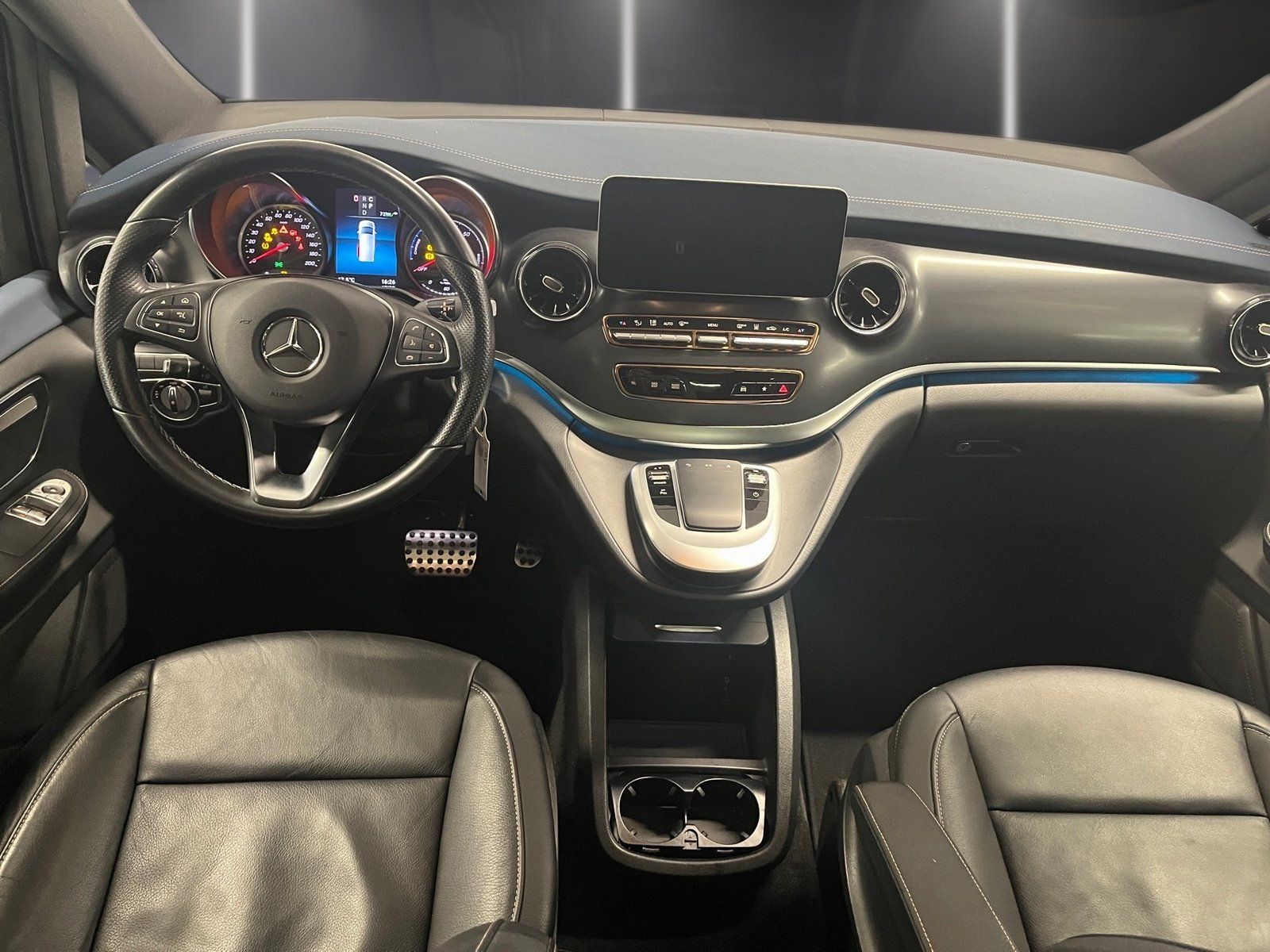 Fahrzeugabbildung Mercedes-Benz EQV 300 AVANTGARDE Lang*Totwink*Kamera*el.Heck*