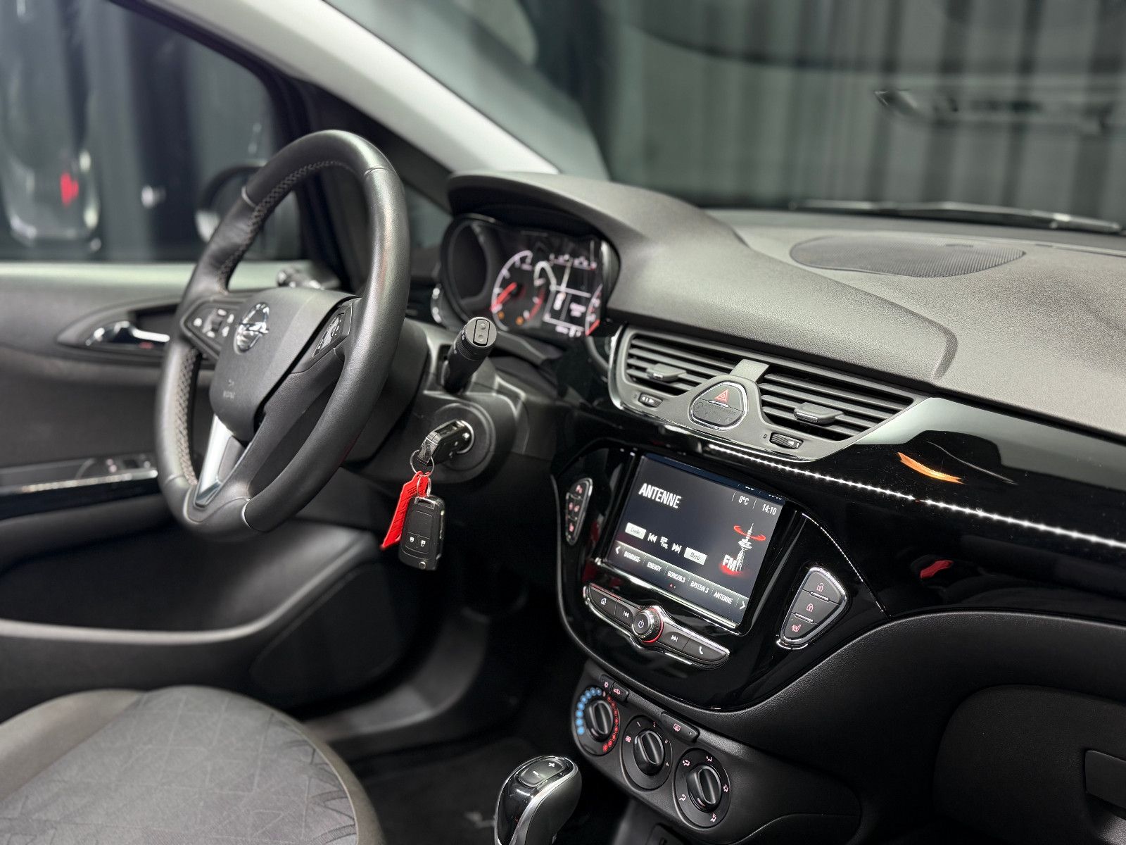 Fahrzeugabbildung Opel Corsa E|Automatik|RF-Kamera|Heizung|Bluetooth