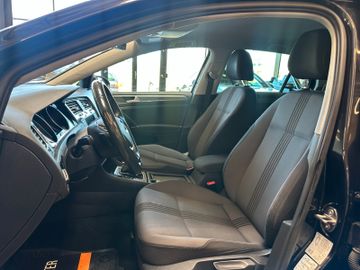 Volkswagen Golf VII Lim. Allstar BMT *Navi*