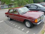 Mercedes-Benz E 230 - Mercedes-Benz Gebrauchtwagen von 1984