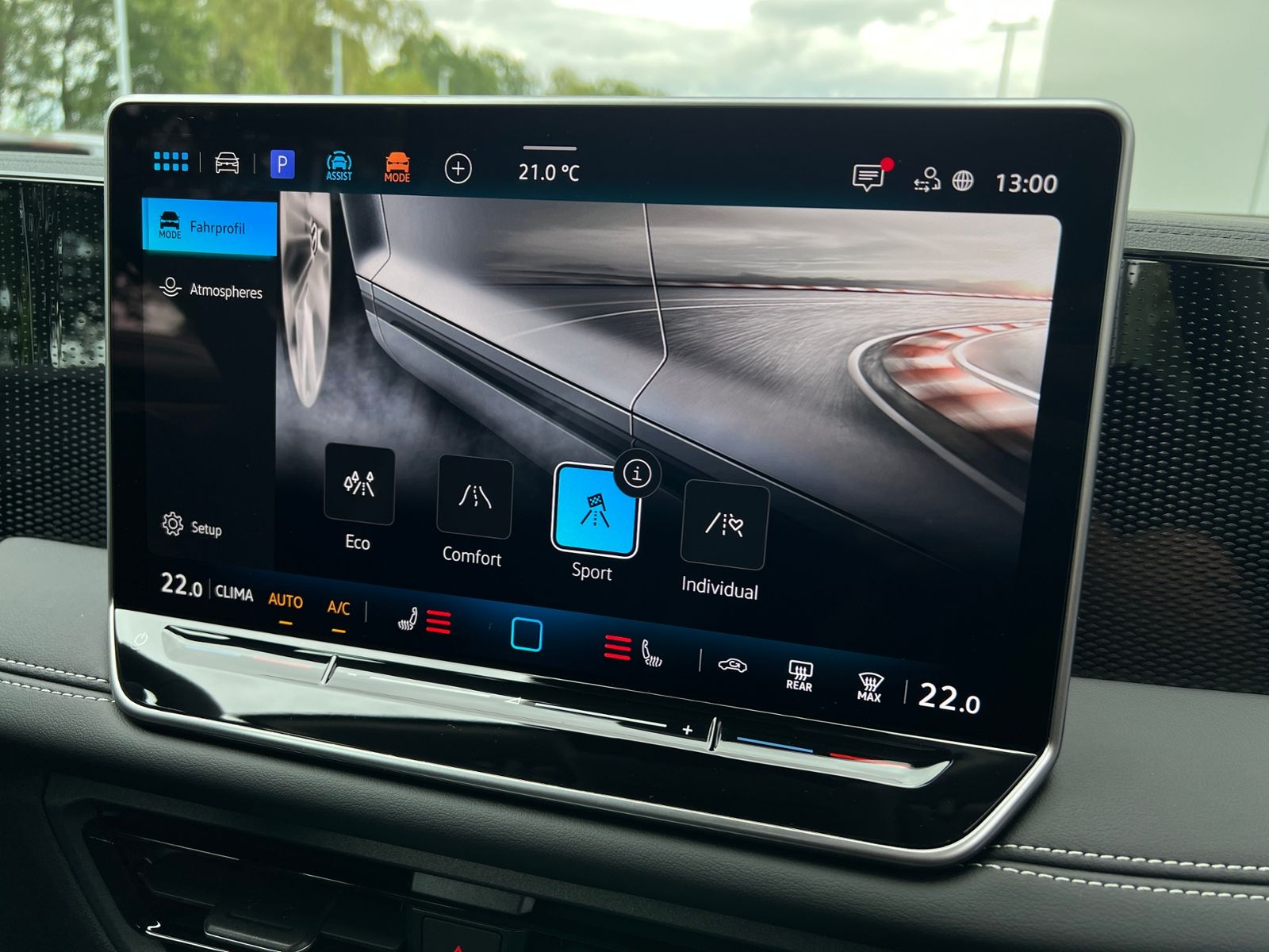Fahrzeugabbildung Volkswagen Tiguan  ENERGY 2.0 TDI DSG *AHK, Navi, Ganzjahre