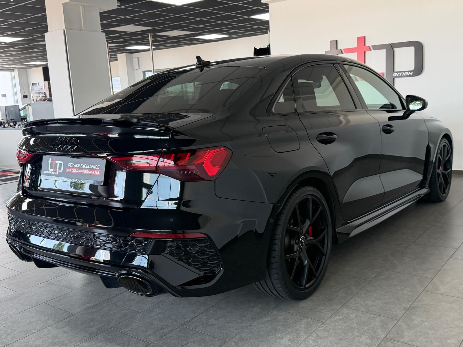 Audi RS3 2.5 TFSI qu. Limousine MATRIX B&O Pano ACC foto 24