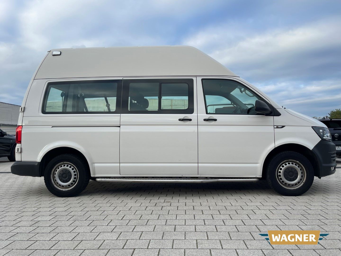 Fahrzeugabbildung Volkswagen T6 Kombi Hochdach lang 2.0 TDI 5-Sitzer