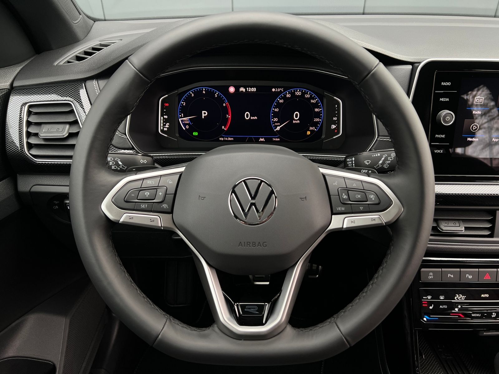 Fahrzeugabbildung Volkswagen T-Cross R-Line 1.5 TSI DSG *AHK, IQ.LIGHT, ACC,