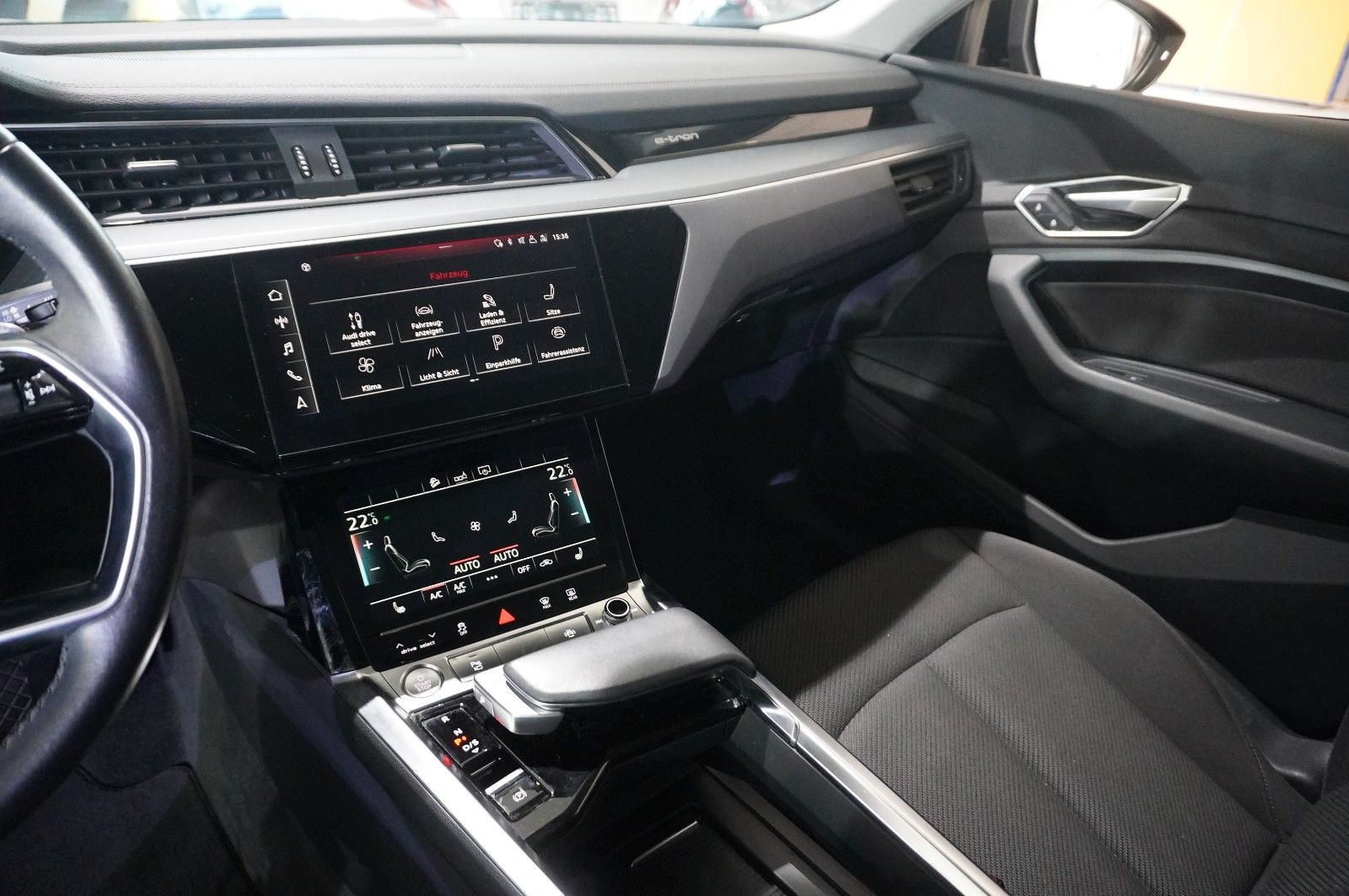 Fahrzeugabbildung Audi e-tron 50 quattro ADVANCED NAVI/LED/SPORT/SH/DAB