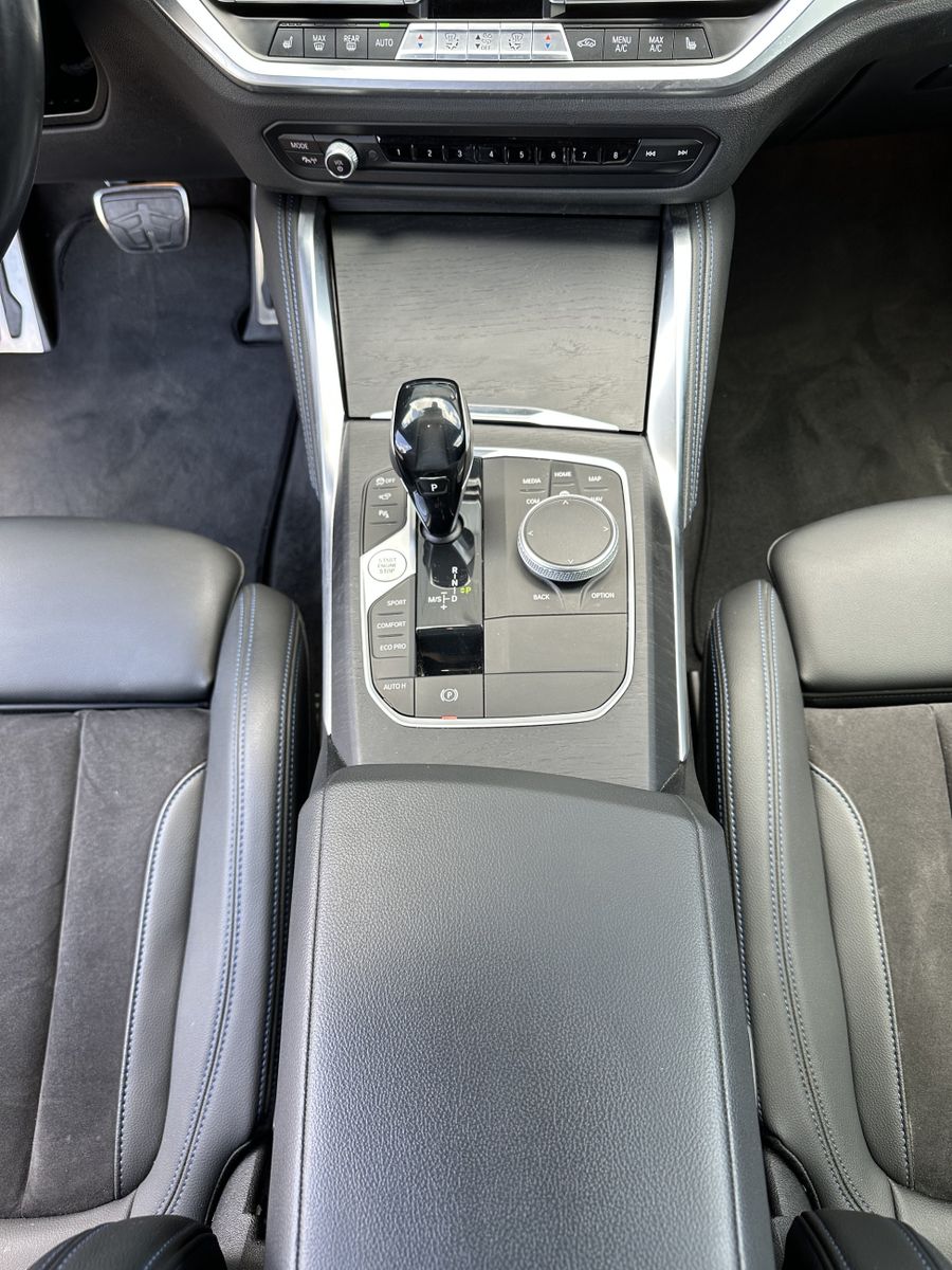 Fahrzeugabbildung BMW 420d Coupé M-Sport NAV+LED+AHK+HEAD-UP+360°+19ZO