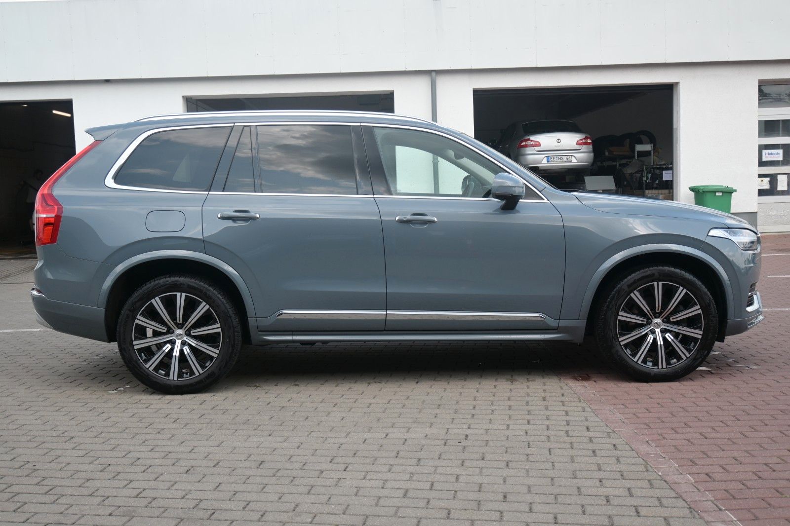Fahrzeugabbildung Volvo XC90 B5 Inscrip. AWD*LUFT*H&K*ACC*NAV*STDHZG*RFK