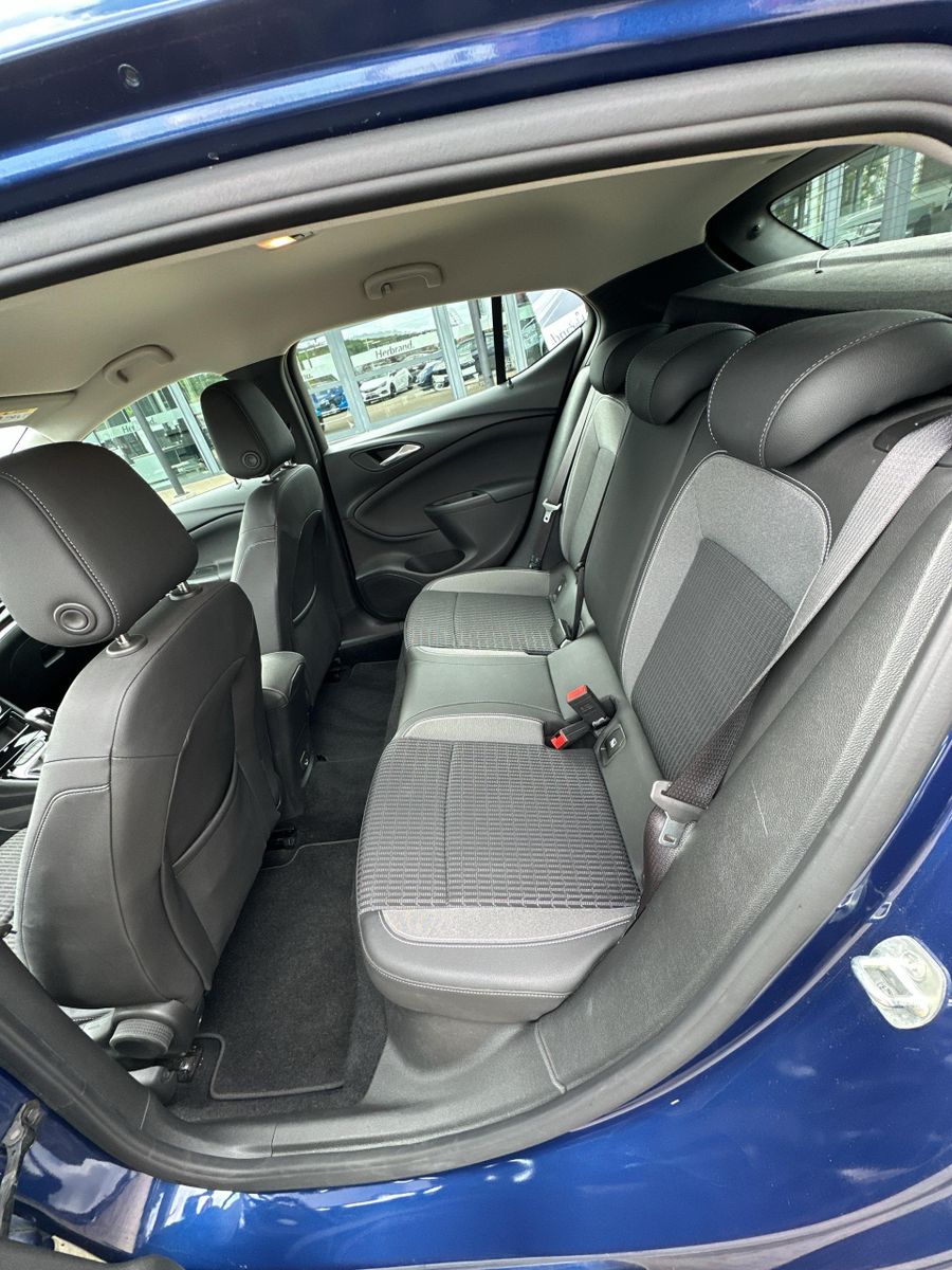 Fahrzeugabbildung Opel Astra K Design & Tech+NAVI+SHZ+USB+LED+S&S+PDC+