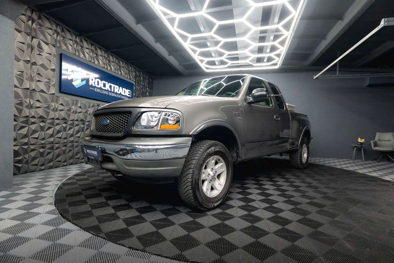 Fahrzeugabbildung Ford F150 5.4L V8 4x4 Triton SuperCab *LKW*AHK 3000kg