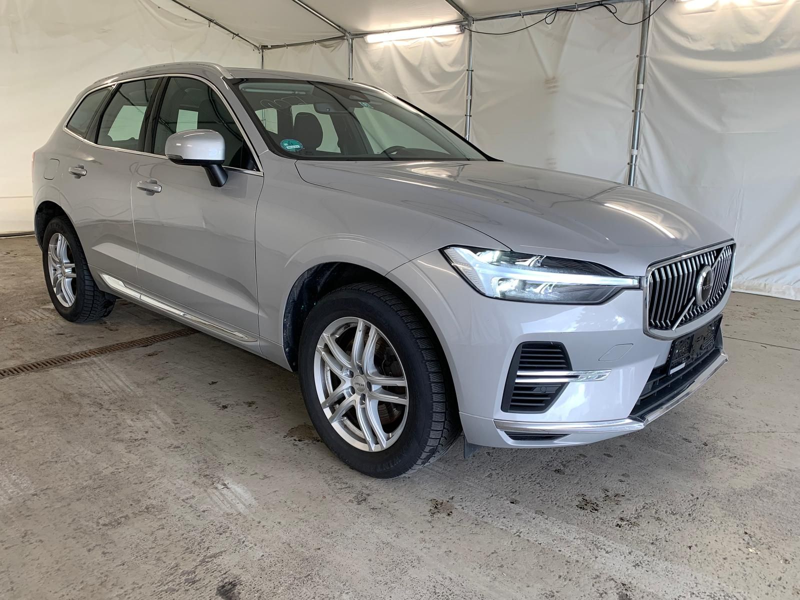 Volvo XC60 Inscription Hybrid AWD FourC Glasdach 18" imagem 2