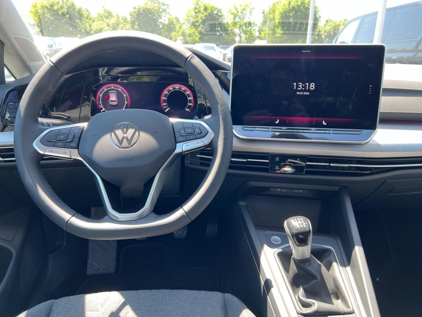 Fahrzeugabbildung Volkswagen Golf Life 1,5 l TSI OPF 85 kW (116 PS) 6-Gang