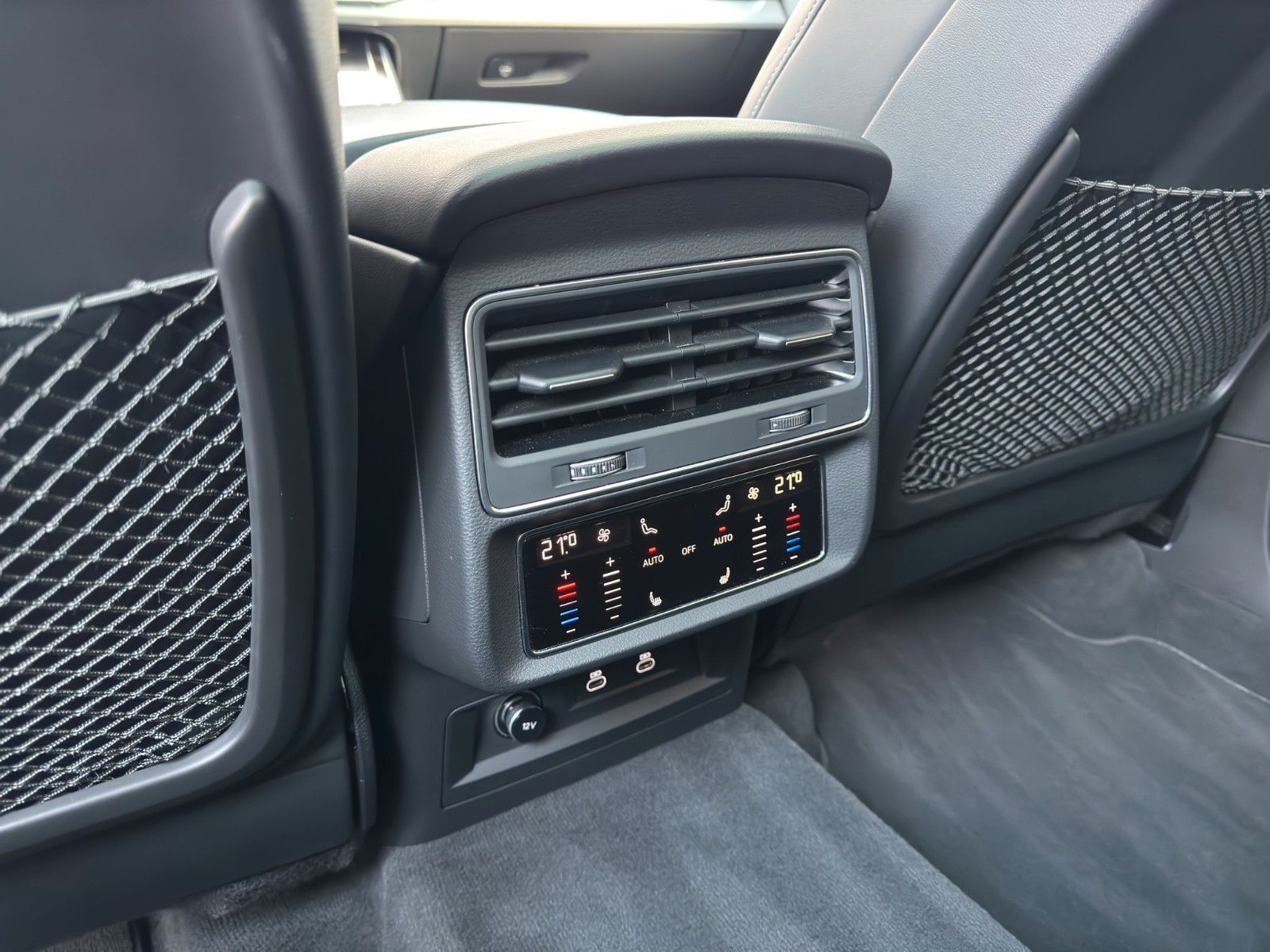 Fahrzeugabbildung Audi Q7 50 TDI SLINE SPORT BLACK HUD B&O LASER ALLRAD