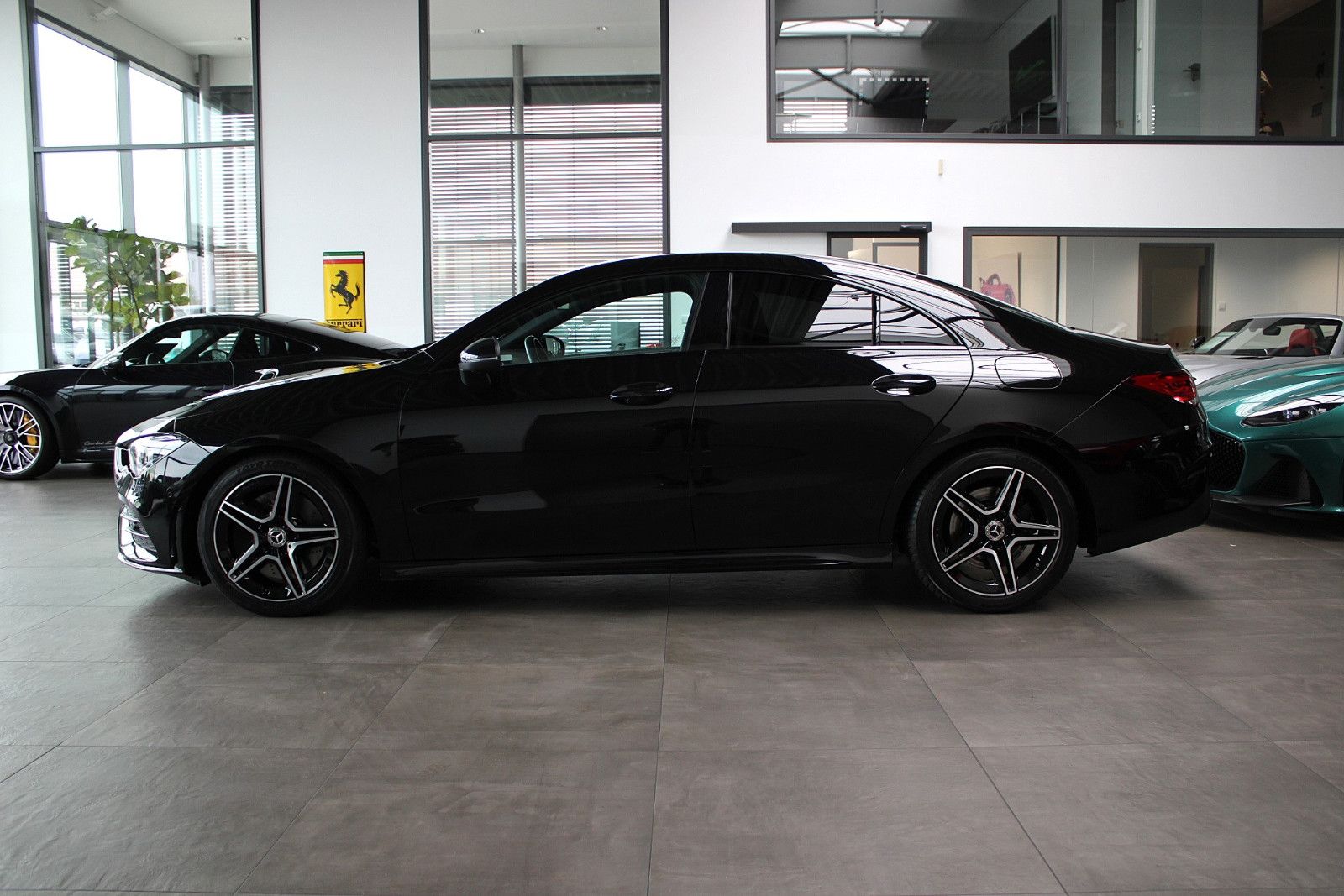 Mercedes-Benz CLA 250 4M AMG LINE MBUX LEDER 360° 19 foto 4