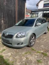 Toyota Avensis - gebrauchte Toyota Avensis aus dem Jahr 2006