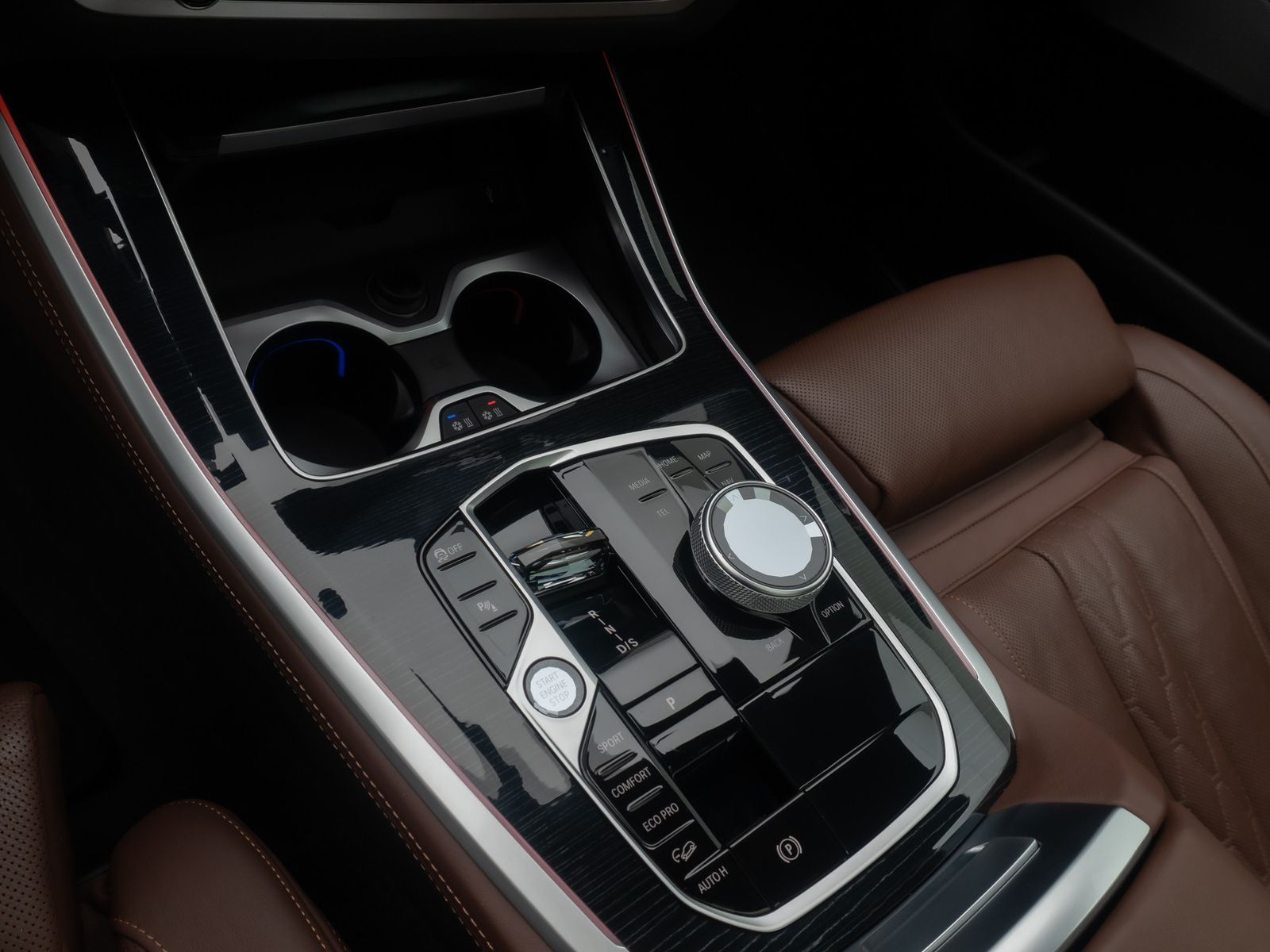 Fahrzeugabbildung BMW X5 M60i SkyLoung 360&deg; H/K Massage Individual 22"