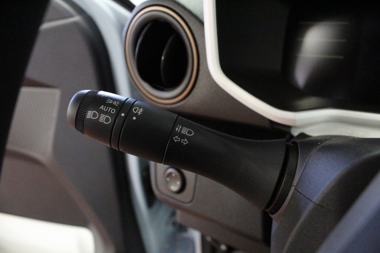 Fahrzeugabbildung Dacia Spring electric 100 Extreme