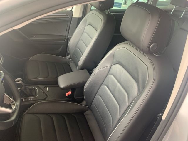 Fahrzeugabbildung Volkswagen Tiguan 2.0 TDI DSG Elegance 1.HAND LEDER NAVI IQ