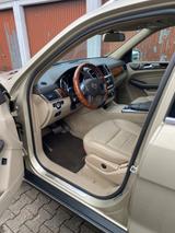 Mercedes-Benz ML 350 BlueTEC 4MATIC - - mit Diesel-Antrieb: Beige, Leder