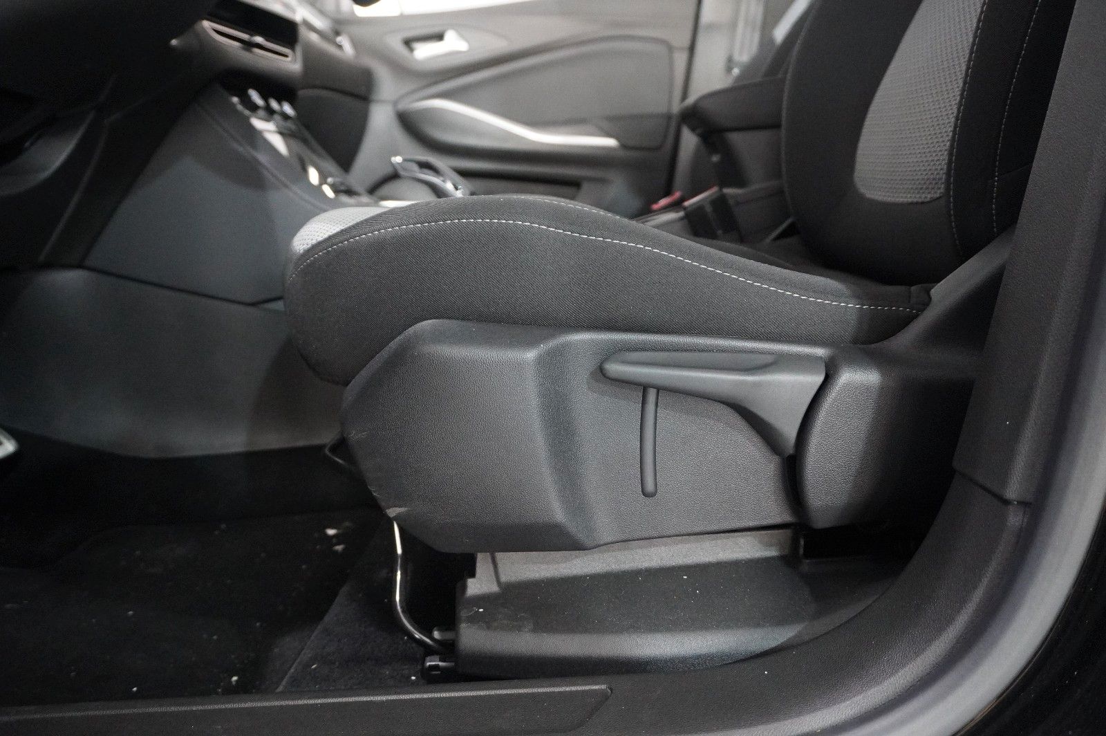 Fahrzeugabbildung Opel Grandland (X) 1.6T EDITION HYBRID NAVI/LED/VIRT.