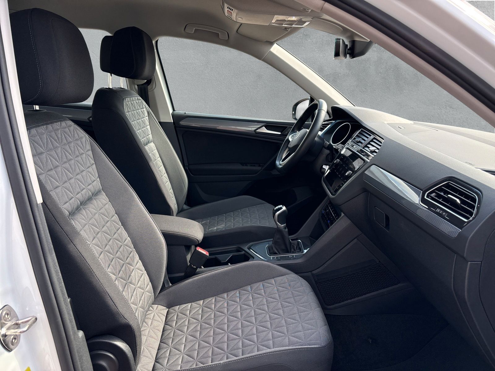 Fahrzeugabbildung Volkswagen Tiguan Life 1.5 TSI Matrix-LED RFK
