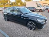 BMW 535 Baureihe 5 Gran Turismo 535 d - schwarze BMW 535
