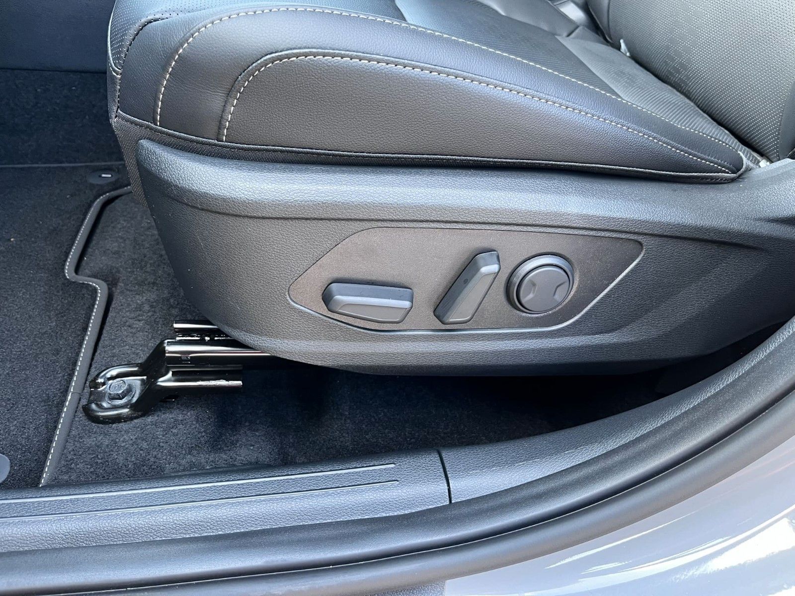 Fahrzeugabbildung Kia Sportage Spirit Leder Totwinkel Allrad