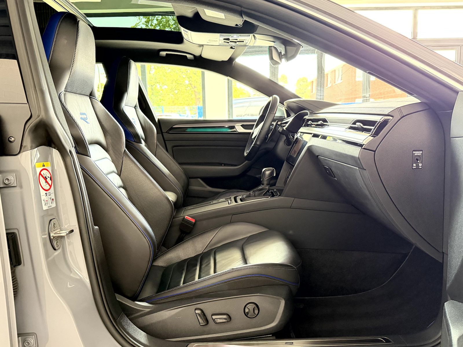 Volkswagen Arteon Shooting Brake R 2.0 TSI IQ Pano HUD AHK foto 11