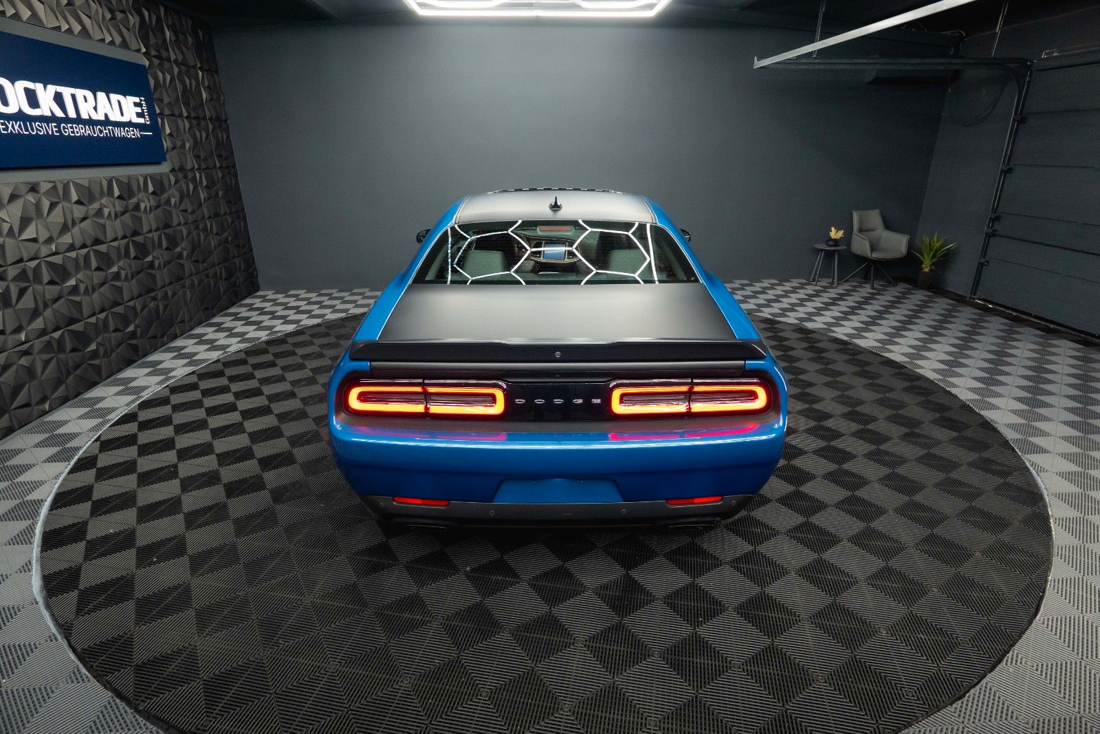 Fahrzeugabbildung Dodge Challenger 6.4 V8 SRT 392 R/T 1320 SCAT PACK