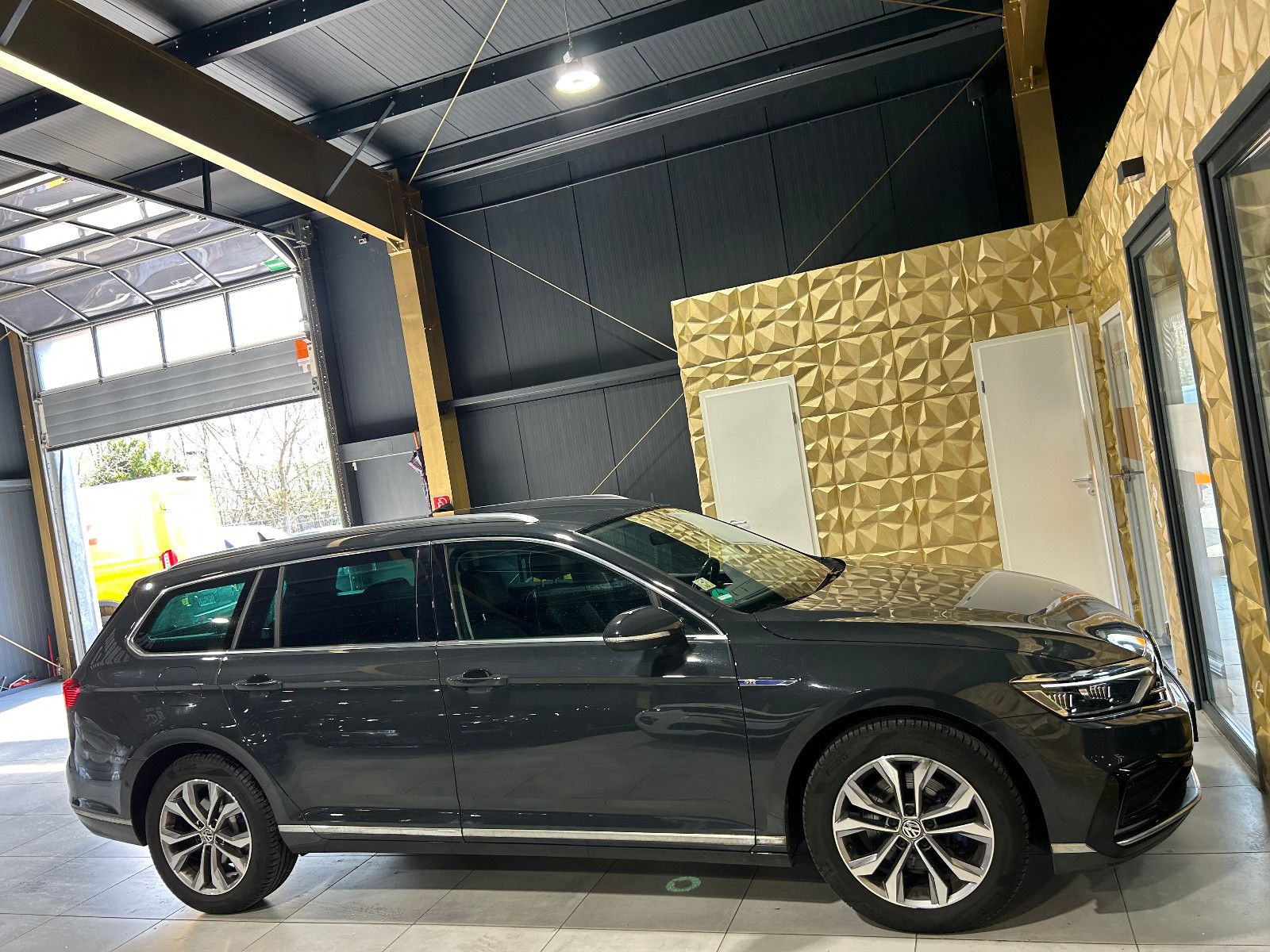 Fahrzeugabbildung Volkswagen Passat Variant GTE/APPLE/KAMERA/NAVI/ACC/8-FACH/