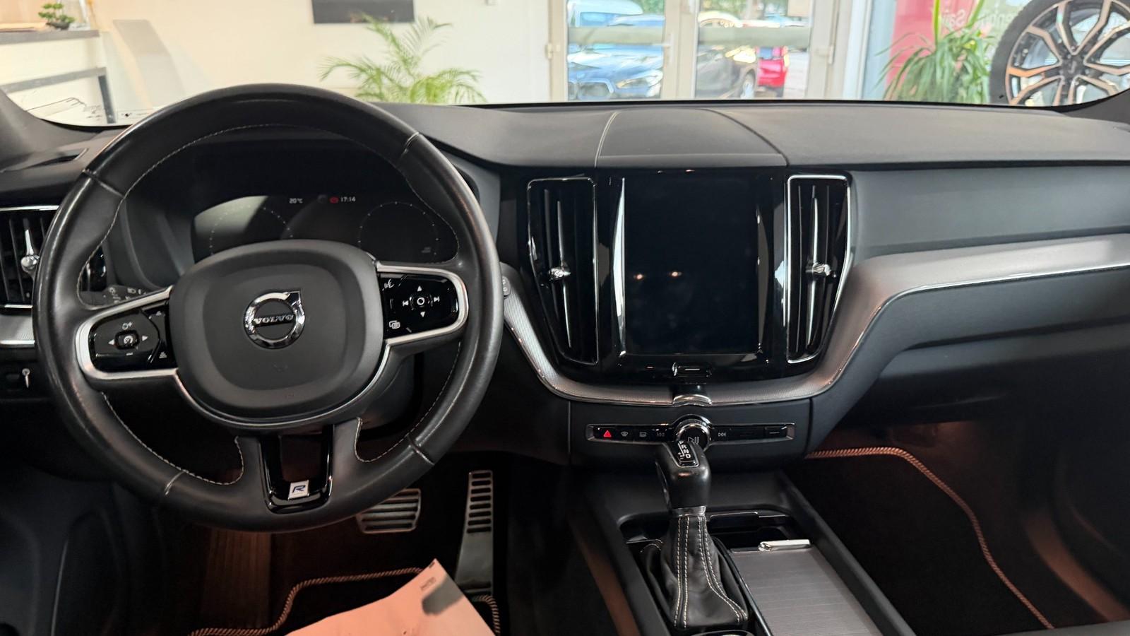 Volvo XC60 D4 R Design 2WD
