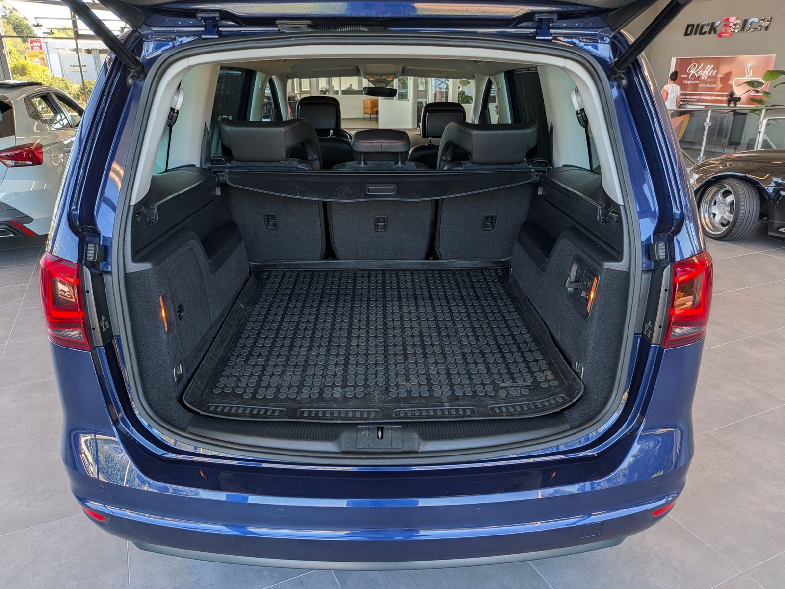 Fahrzeugabbildung SEAT Alhambra FR-Line Allrad BI-Xenon Cam 7-Sitz AHK