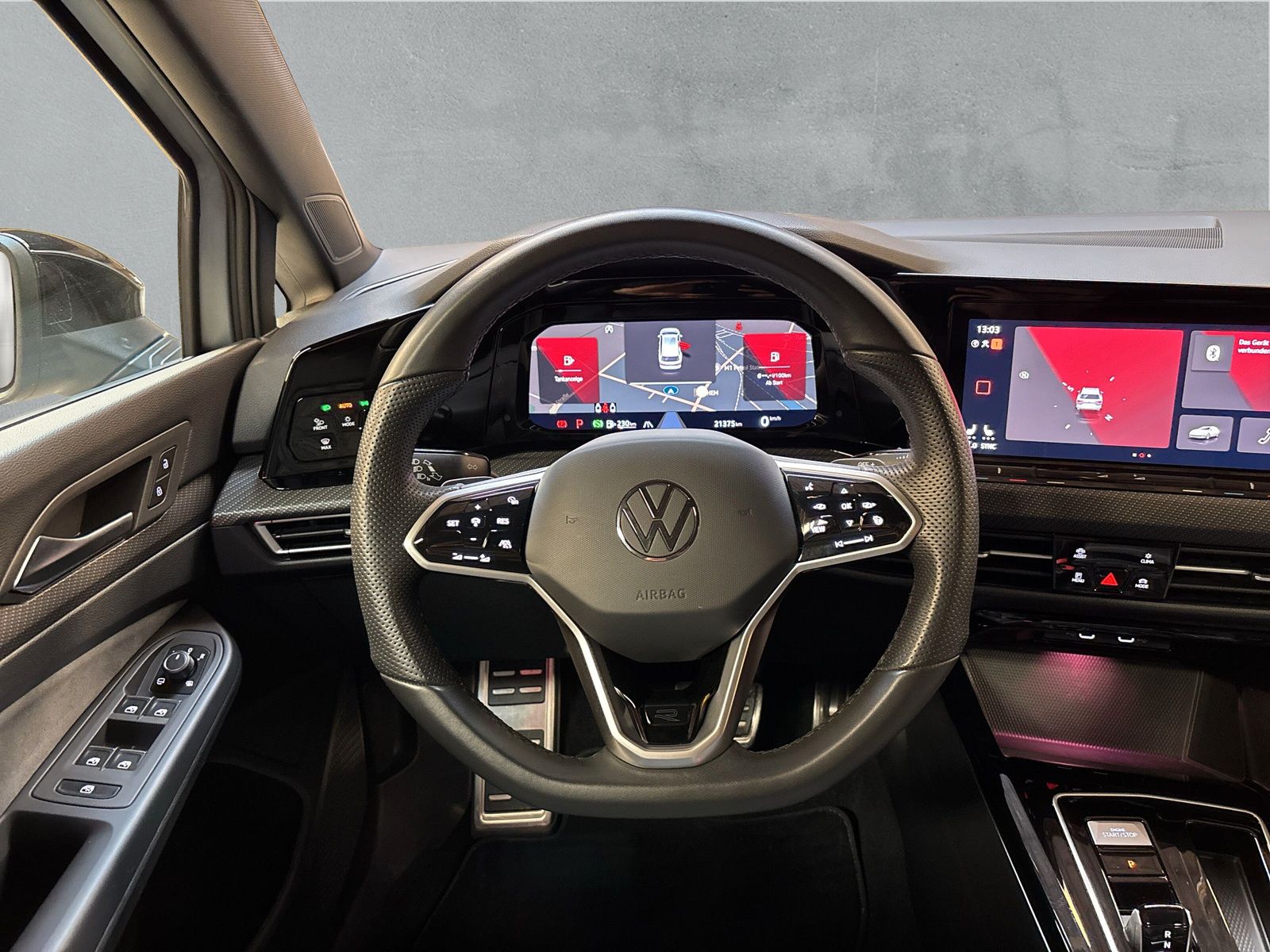 Fahrzeugabbildung Volkswagen Golf Variant 2.0 TDI R-Line AHK Kamera AppConnec