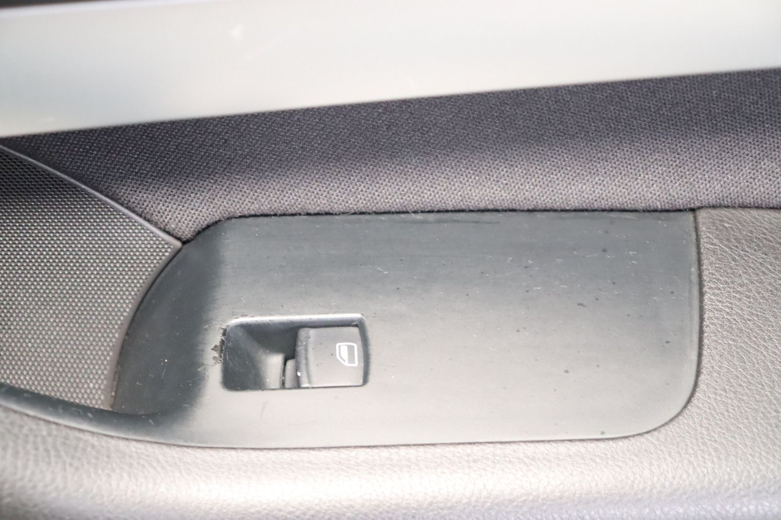 Fahrzeugabbildung Audi A6 2.0 TDI multitronic Avant * Xenon * AHK * PDC